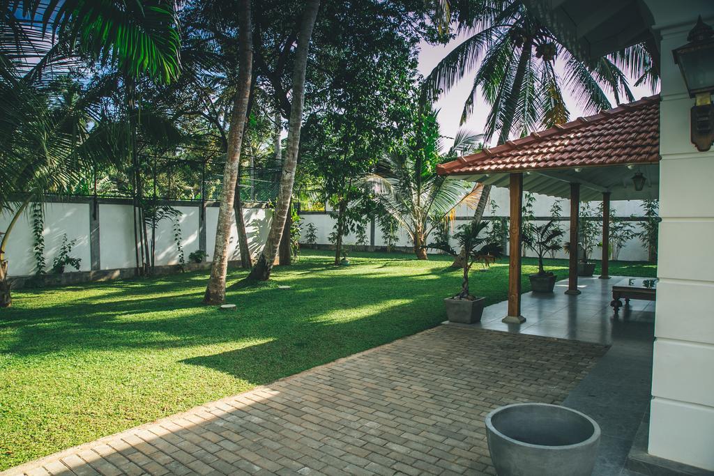 אונה ואטונה Sisikirana Villa מראה חיצוני תמונה