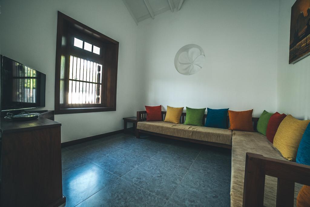 אונה ואטונה Sisikirana Villa מראה חיצוני תמונה